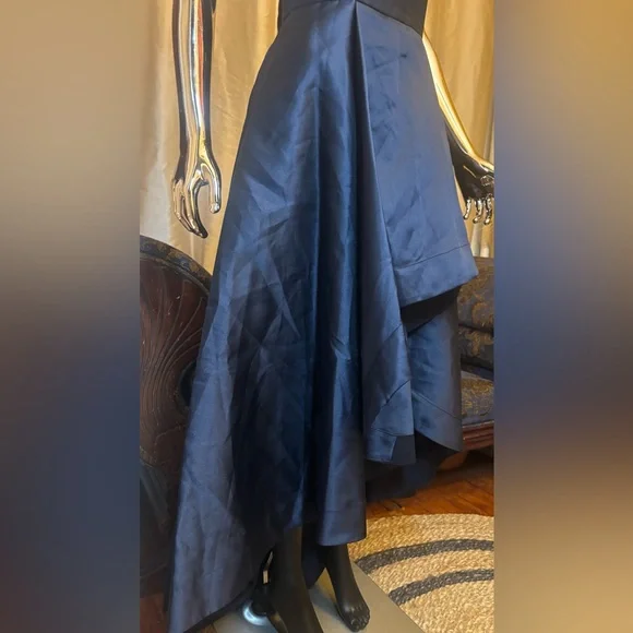 ADRIANNA PAPELL Draped Hi-Low Gown With Asymmetrical Detail Size 10